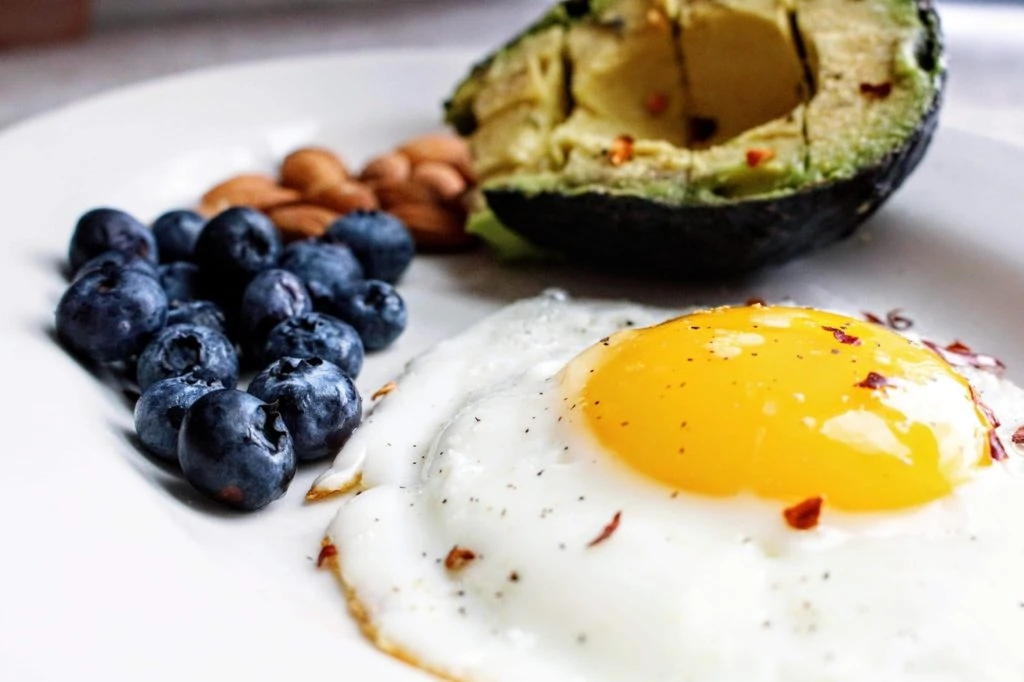 Egg avocado and nuts for breakfast