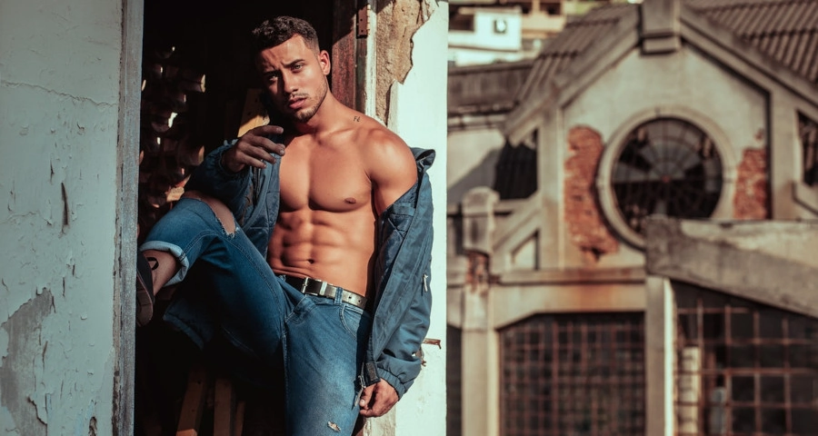 Toned man in jeans